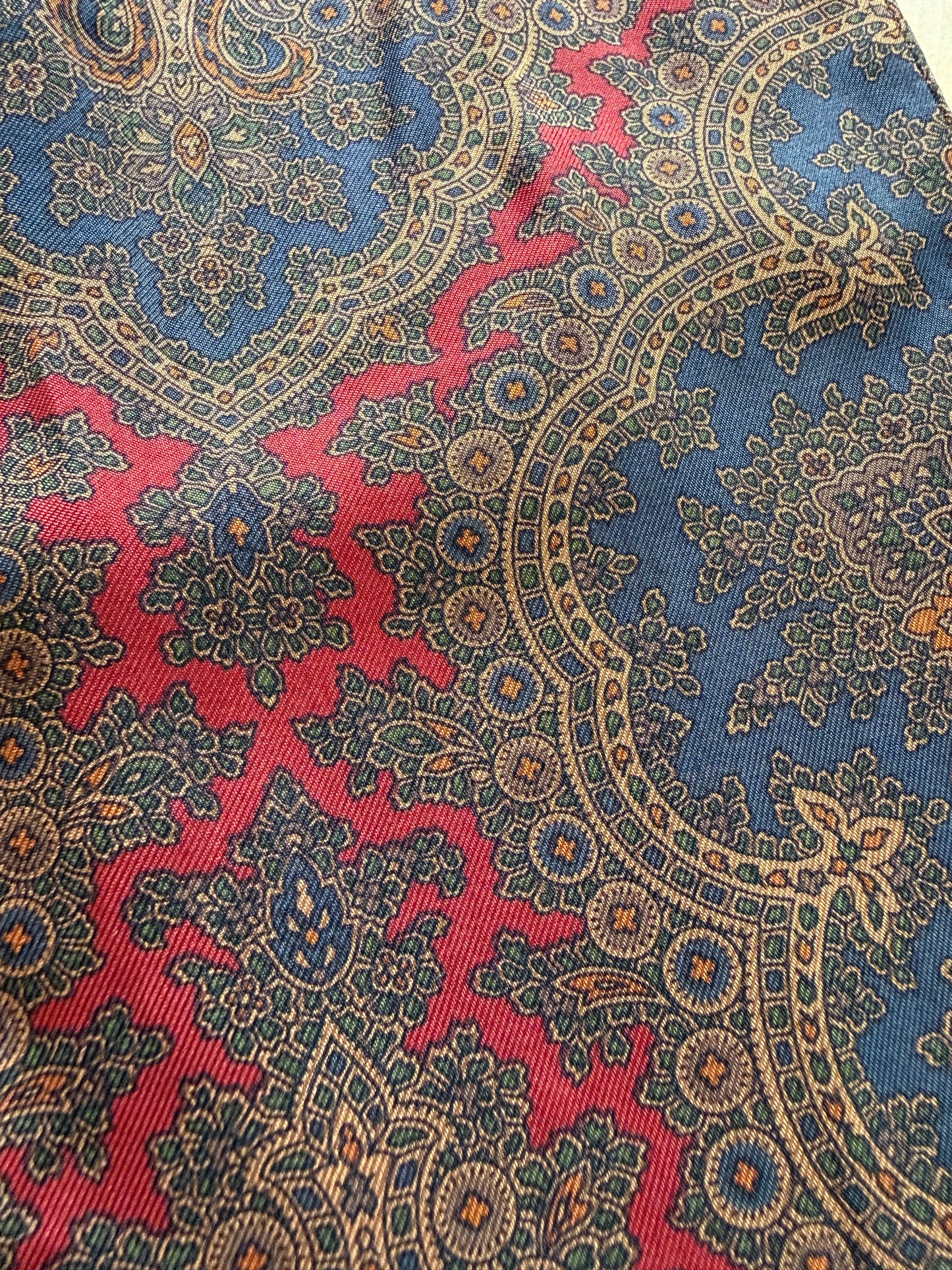 Ascot paisley blu e rosso