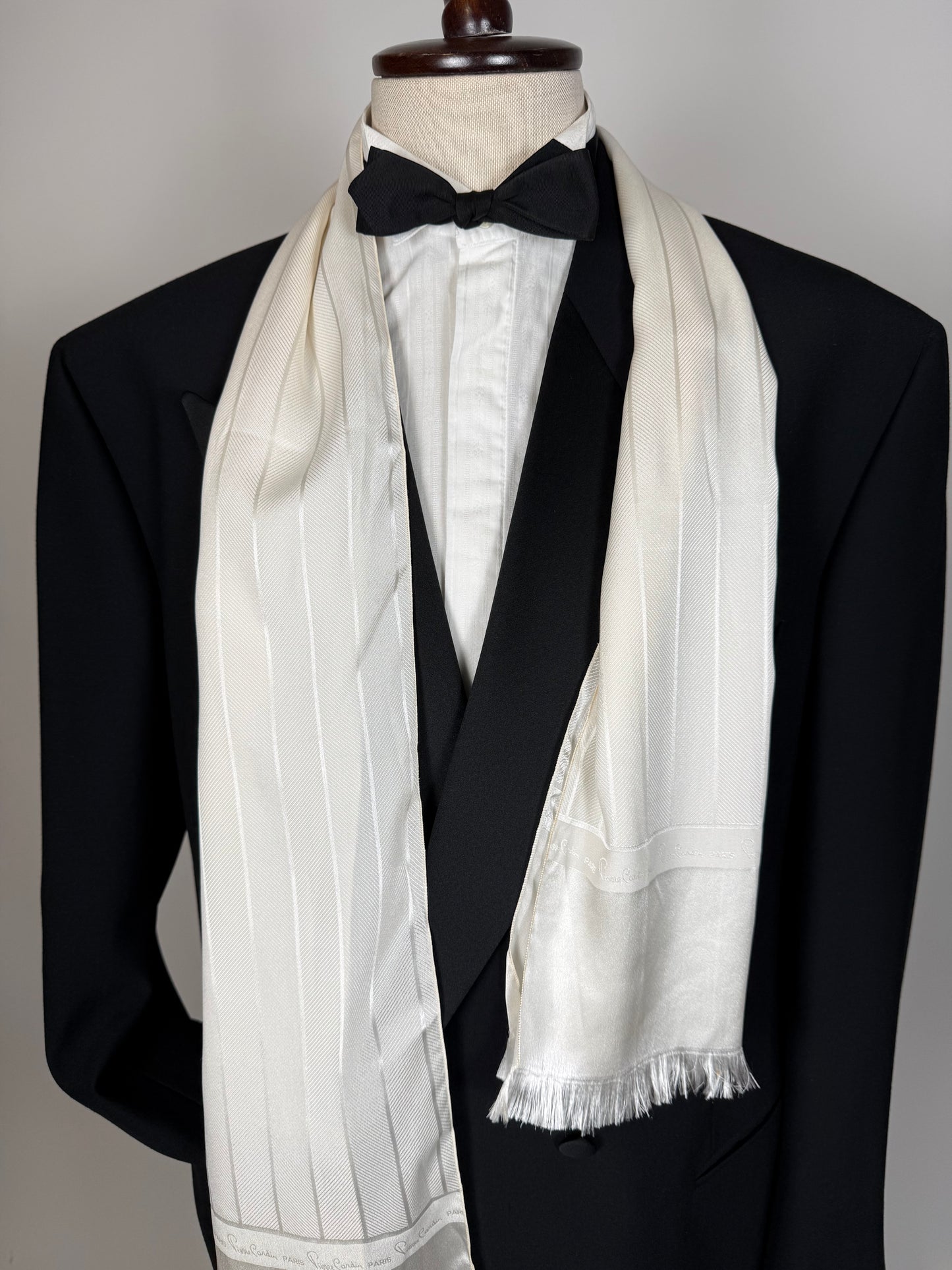 Sciarpa da sera in seta Pierre Cardin vintage