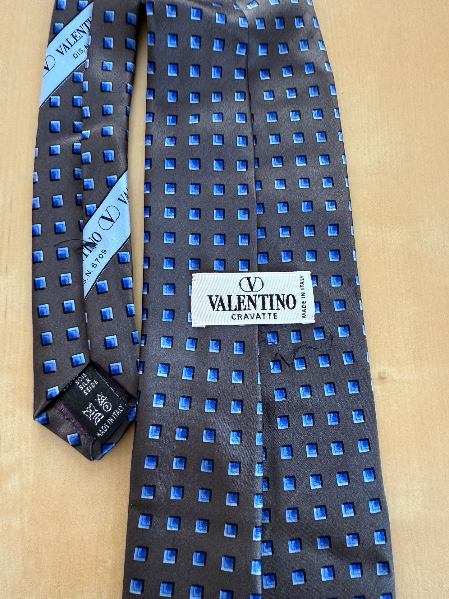 Cravatta Valentino in raso micro fantasia