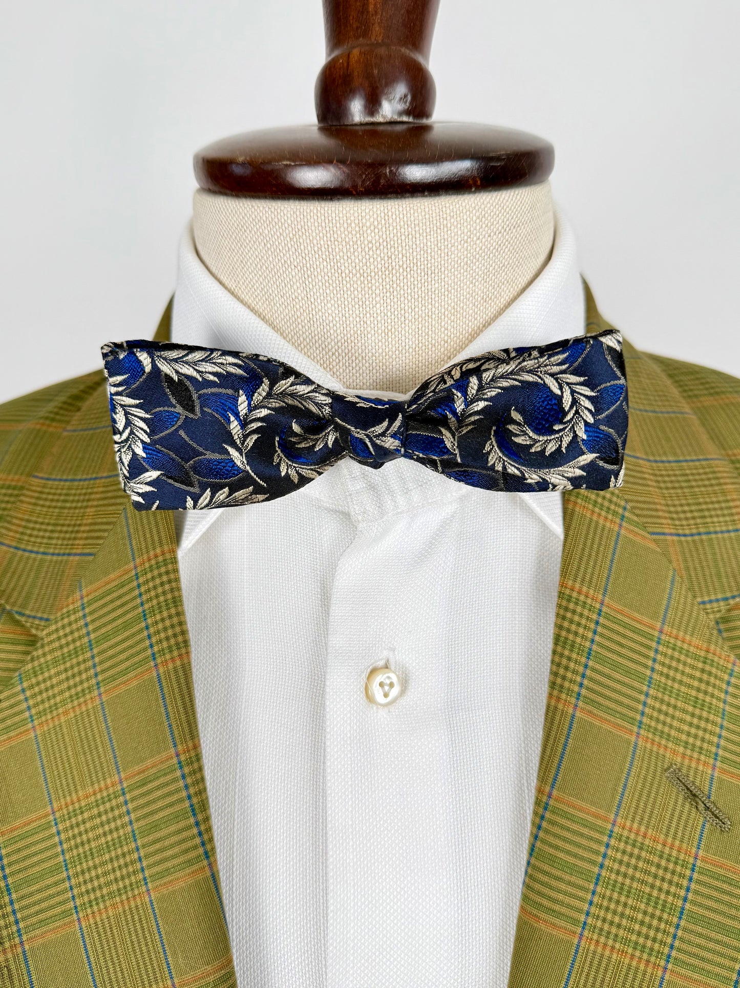 Papillon in seta jacquard floreale