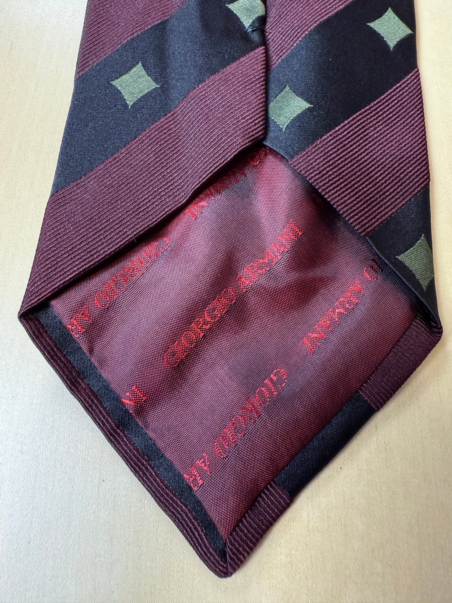 Cravatta Giorgio Armani regimental rossa e antracite con rombi