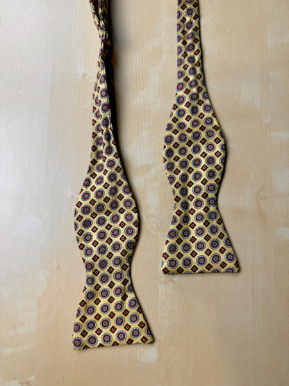 Papillon giallo micro fantasia rosso - collo >41