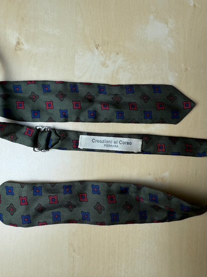 Papillon punta di diamante verde micro fantasia