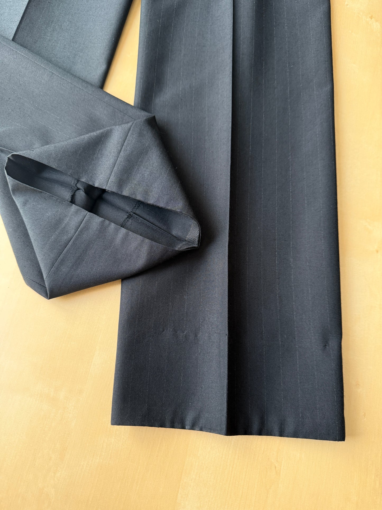 Completo Brioni estivo in seta e lana nero gessato - tg. 48