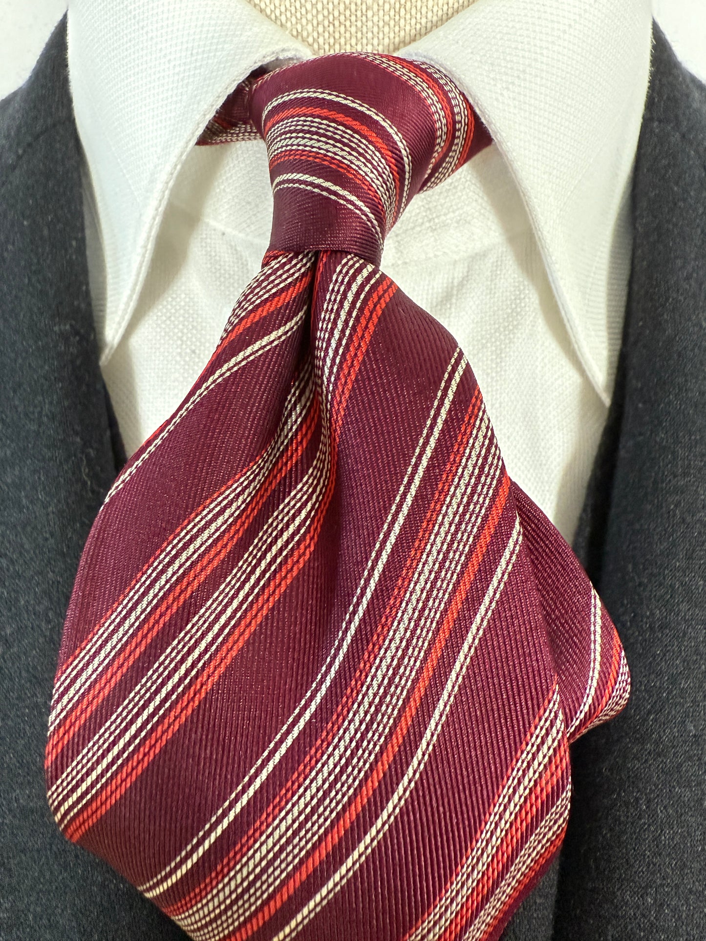 Cravatta anni ‘70 a righe