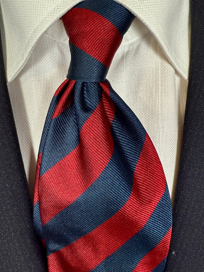 Cravatta regimental rossa e blu