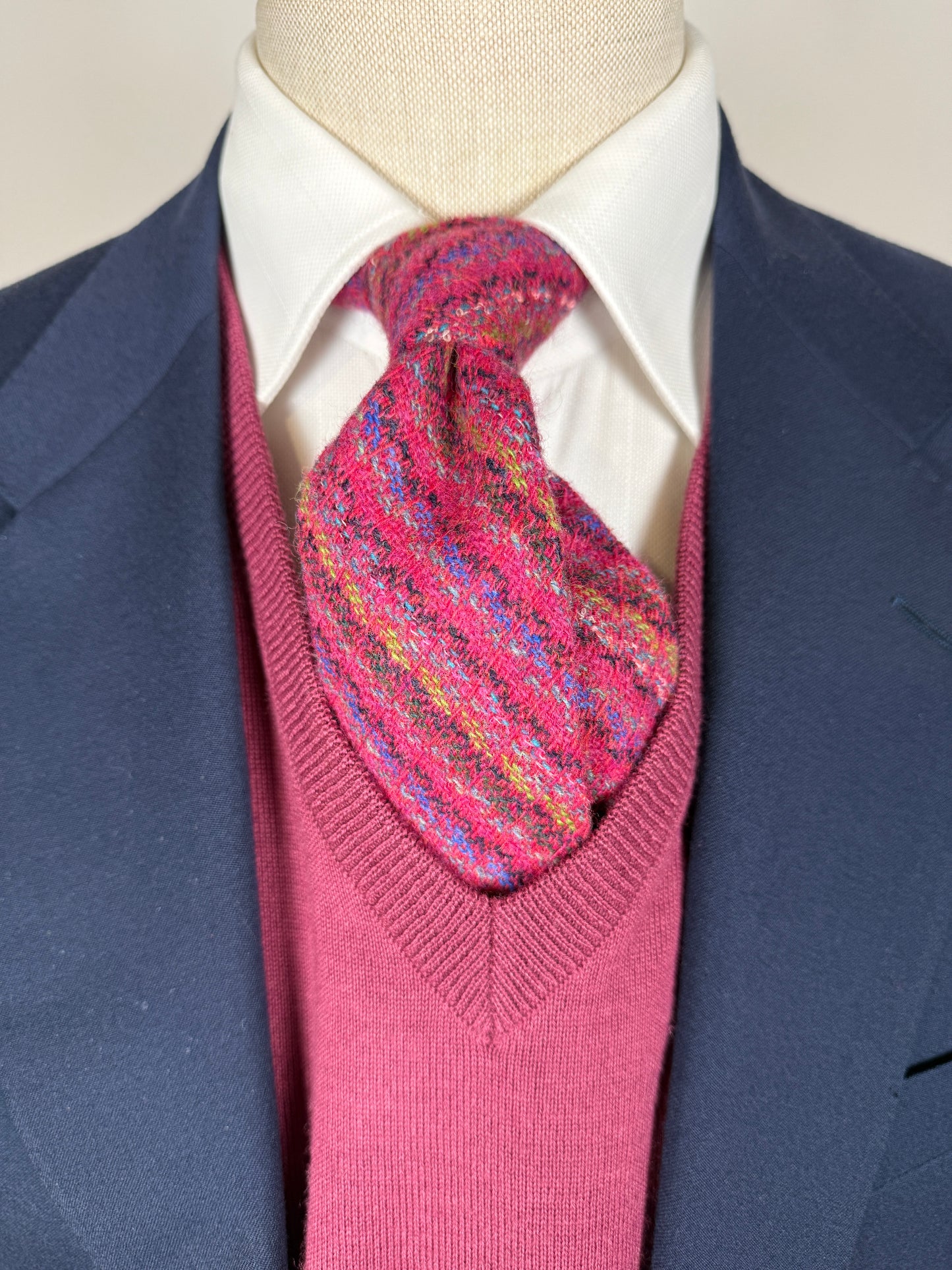 Cravatta in tweed irlandese rosa fucsia