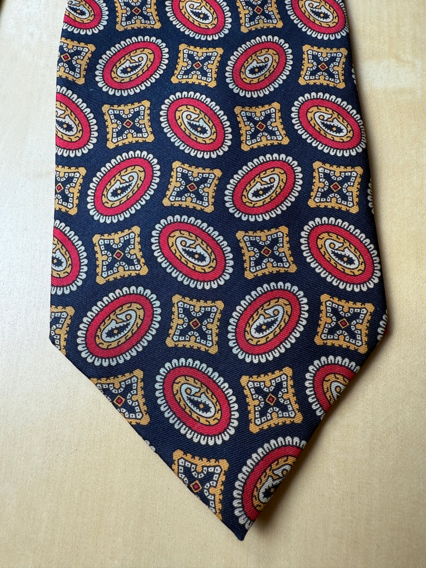 Cravatta Armani fantasia medaglioni