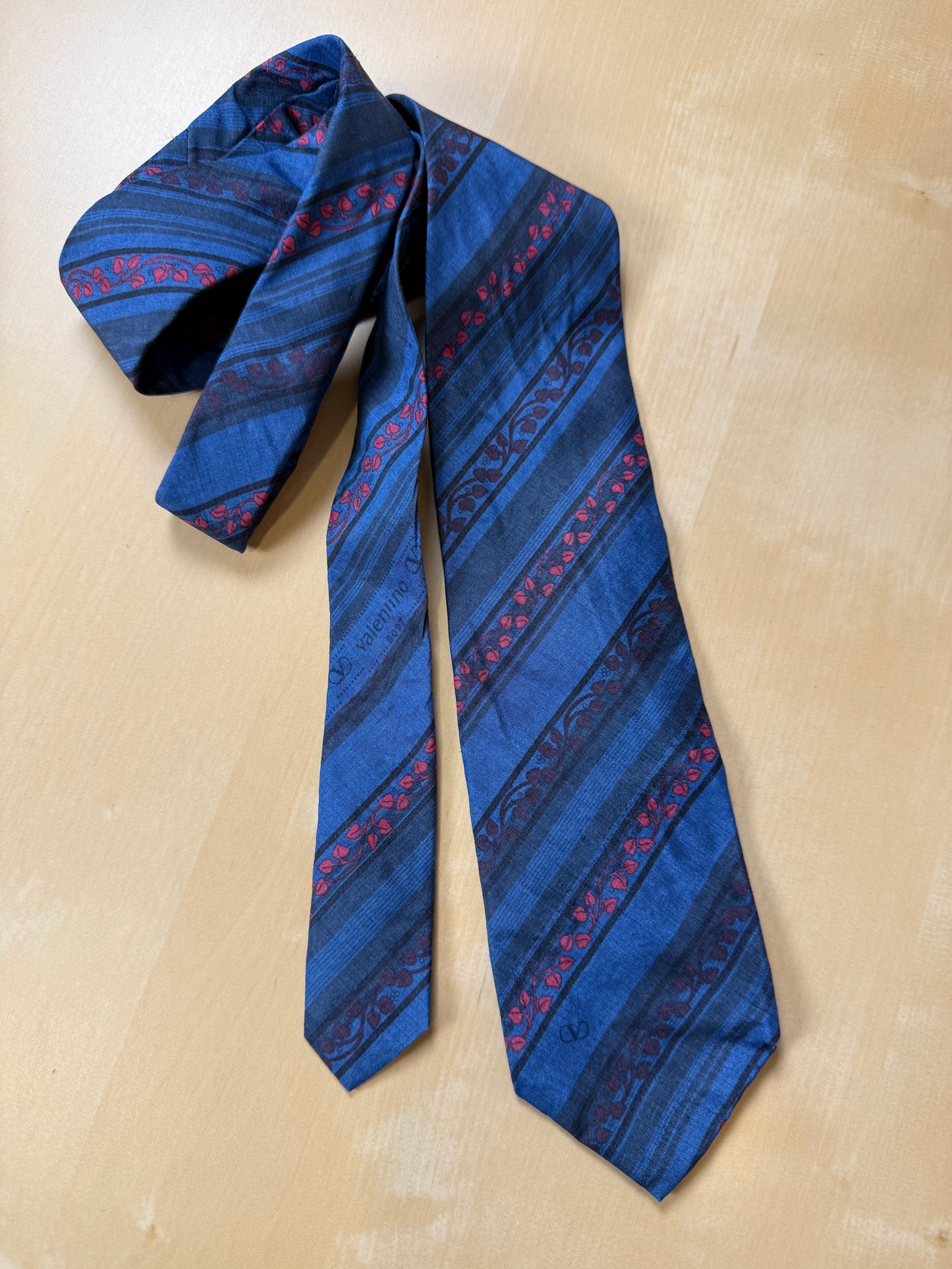 Cravatta Valentino seta shantung blu regimental e floreale