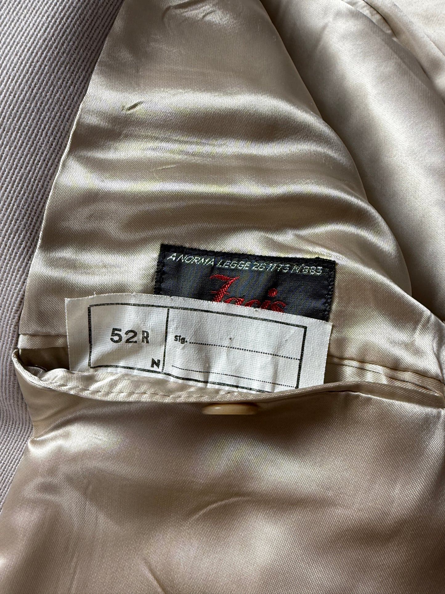 Cappotto doppiopetto anni ‘70 in twill di lana color avorio - tg. 46-48