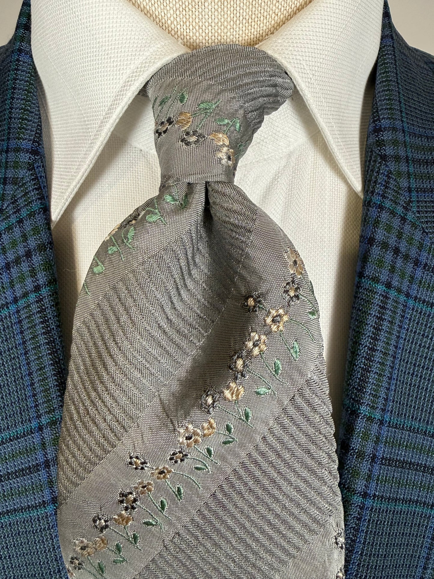 Cravatta Kenzo grigia ricamo floreale