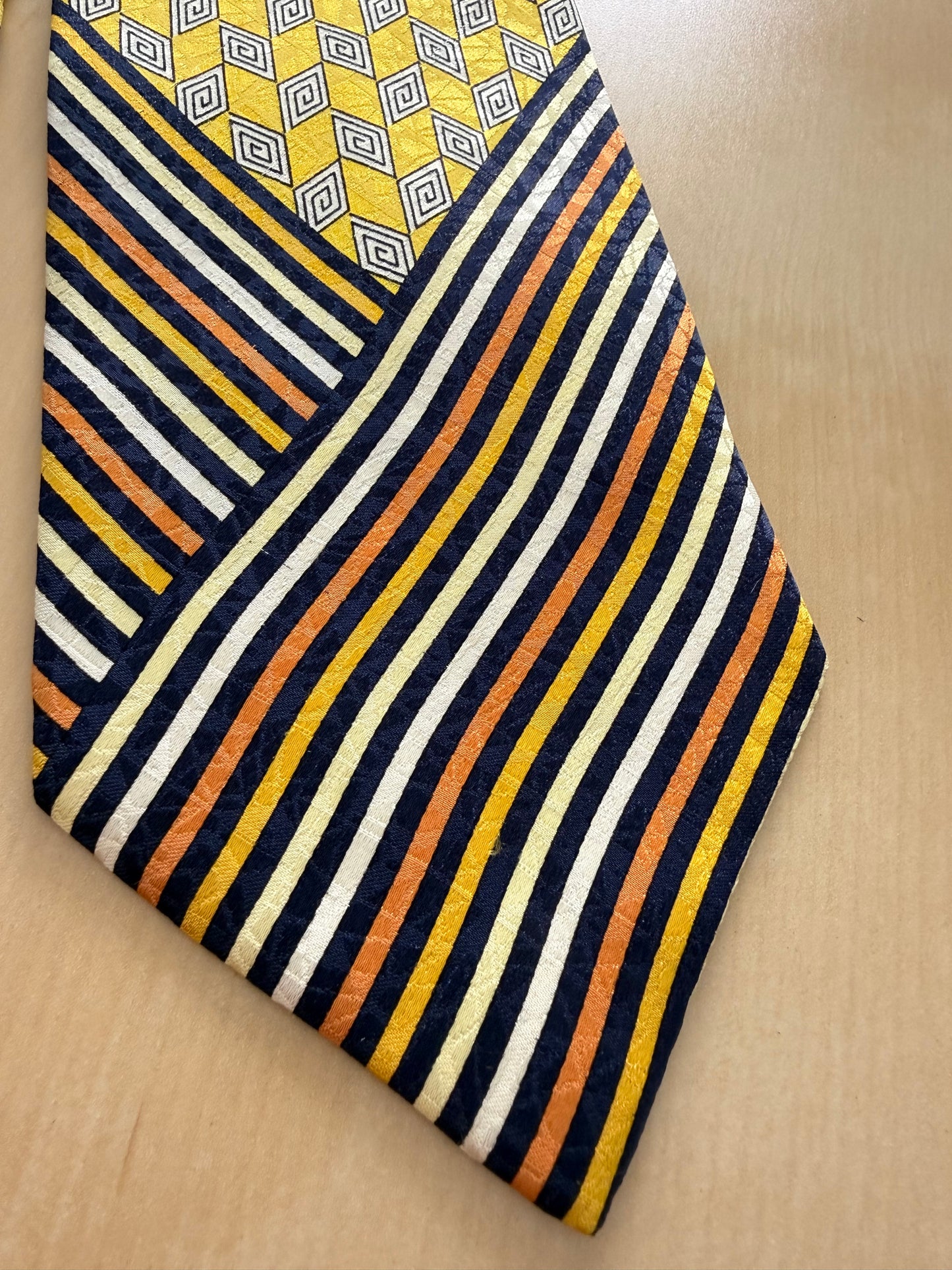 Cravatta Versace V2 fantasia geometrica giallo jacquard