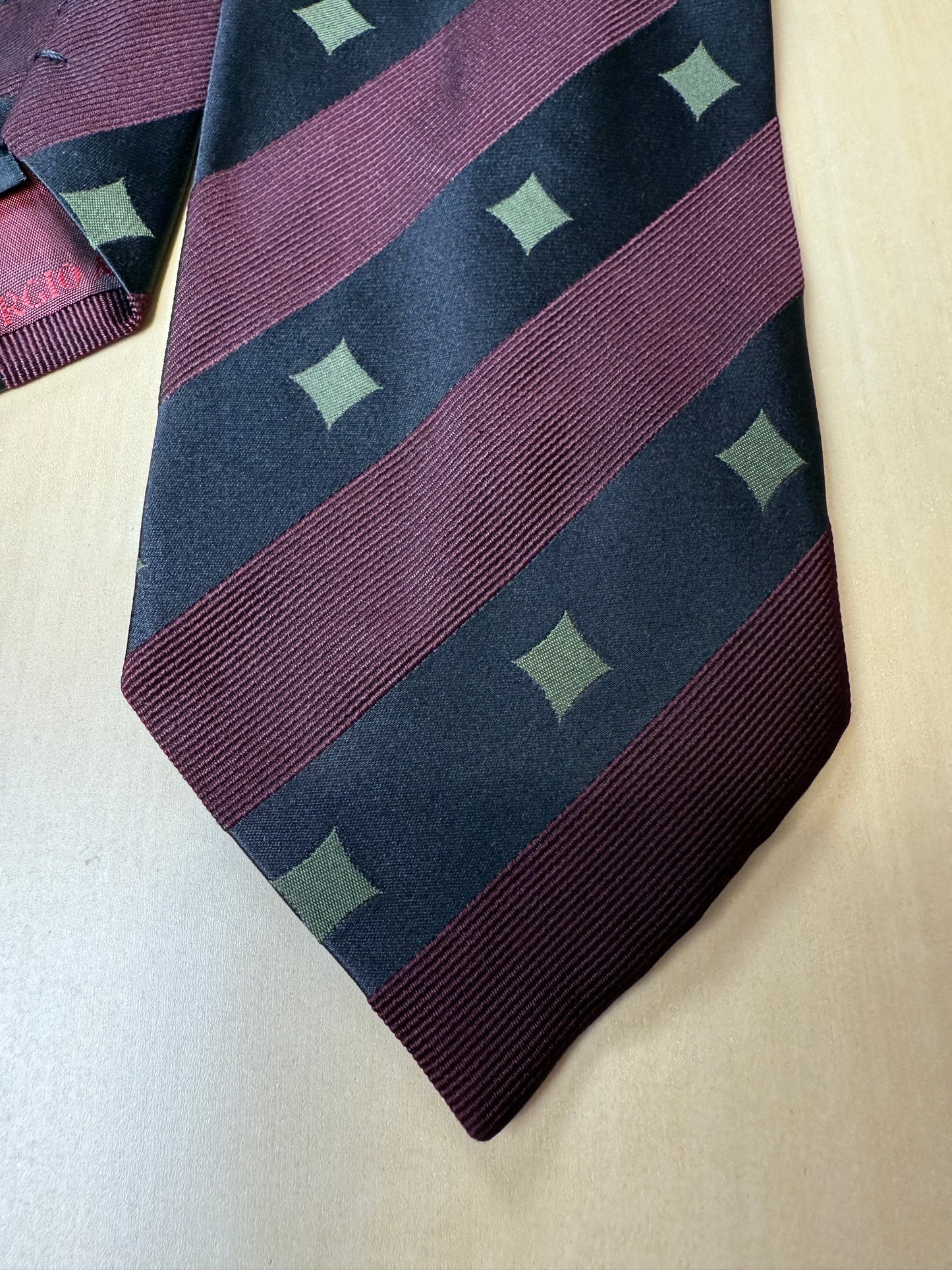 Cravatta Giorgio Armani regimental rossa e antracite con rombi