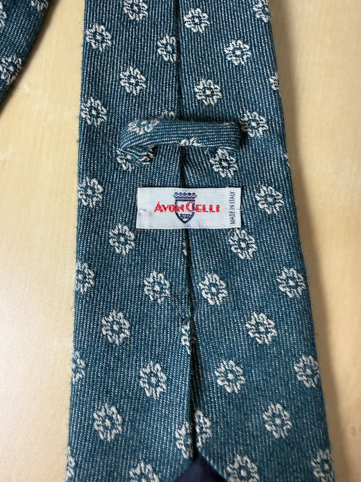 Cravatta Avon Celli pura lana verde con fiori