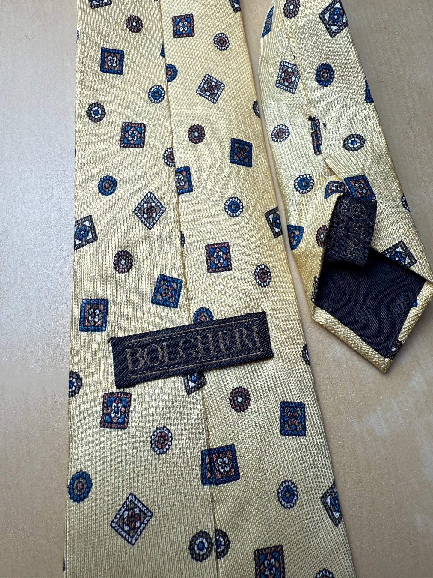 Cravatta micro fantasia giallo pastello