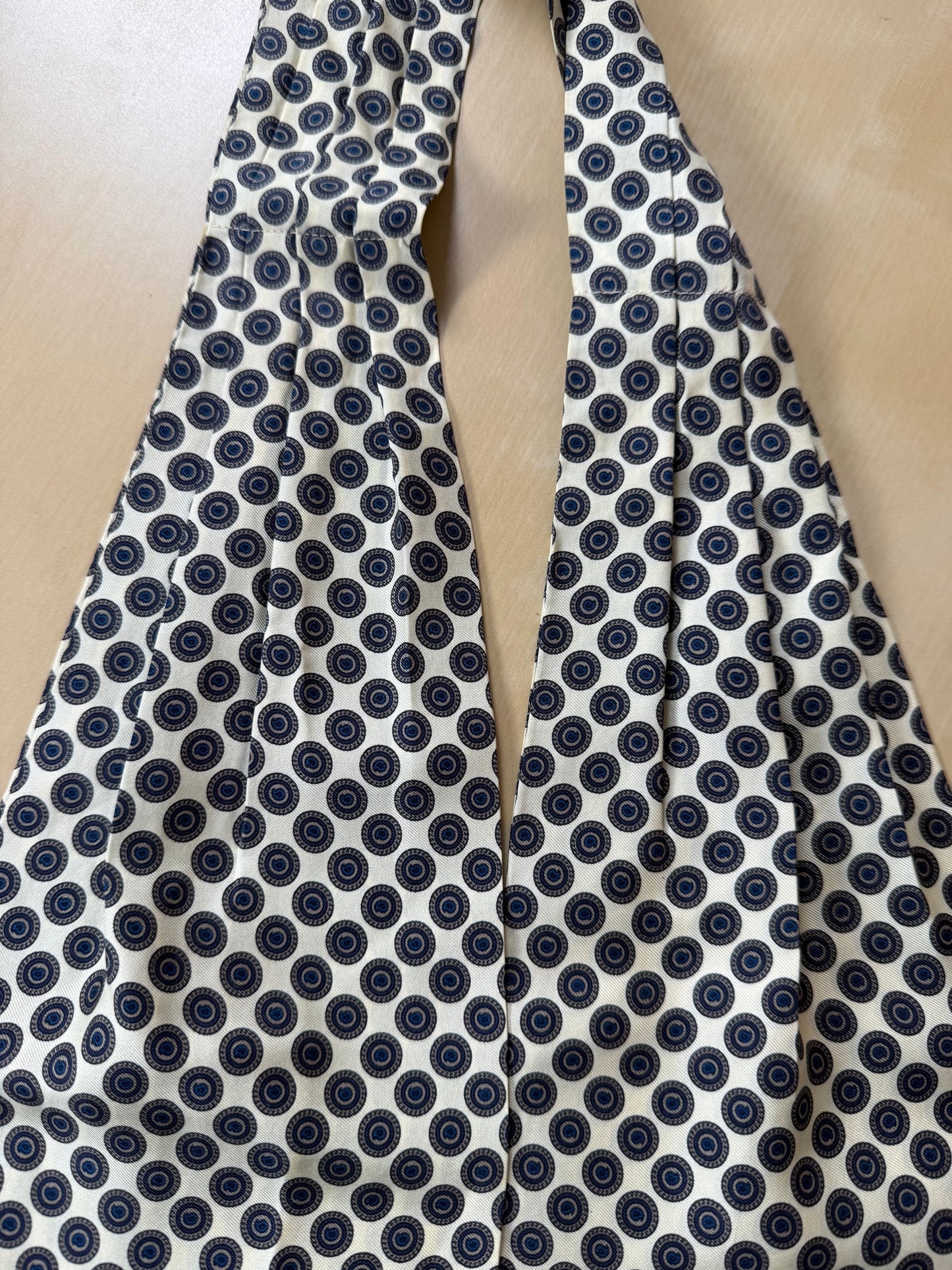 Ascot pala quadrata a frange made in England