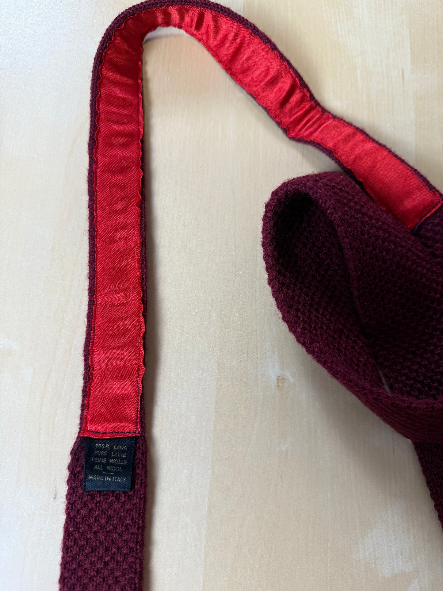 Cravatta in maglia di lana bordeaux