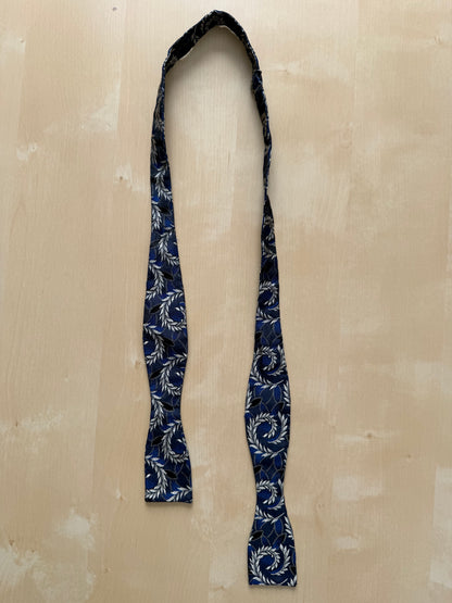 Papillon in seta jacquard floreale