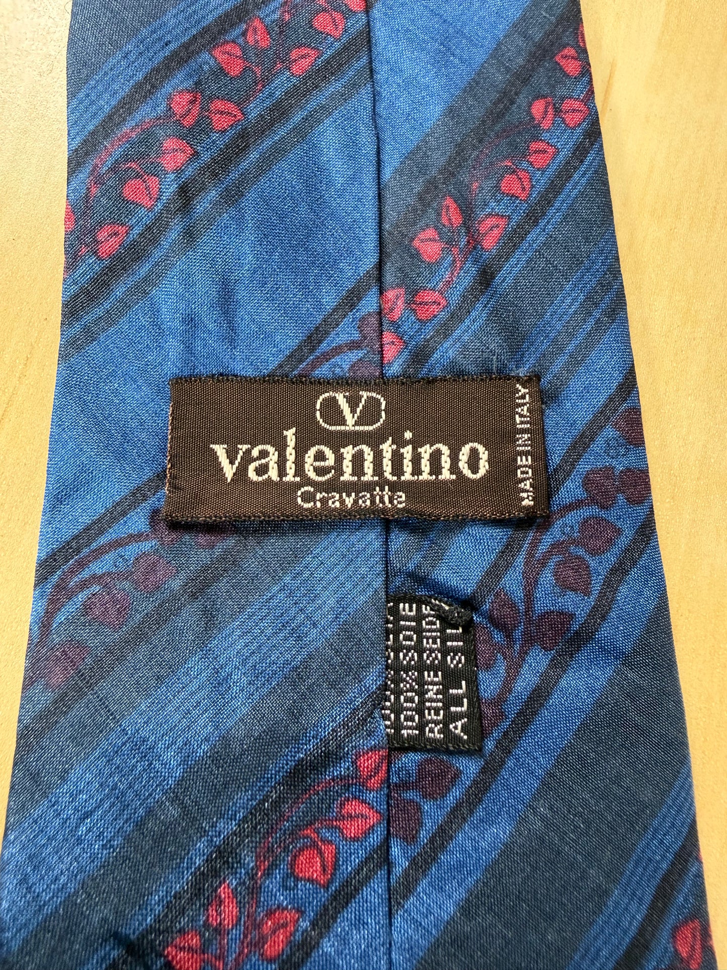 Cravatta Valentino seta shantung blu regimental e floreale