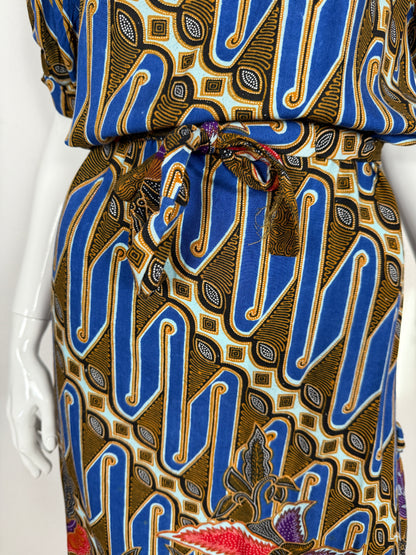 Abito indonesiano fantasia etnica