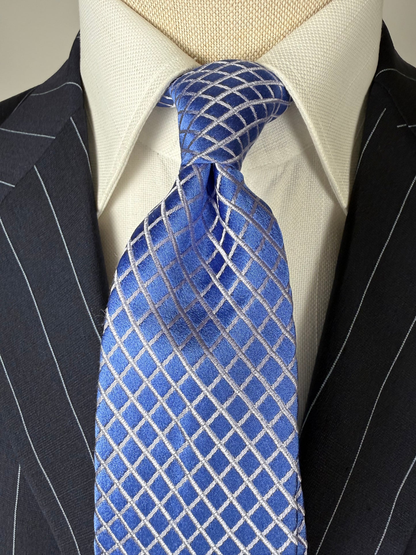 Cravatta Armani Collezioni raso azzurro a reticolo