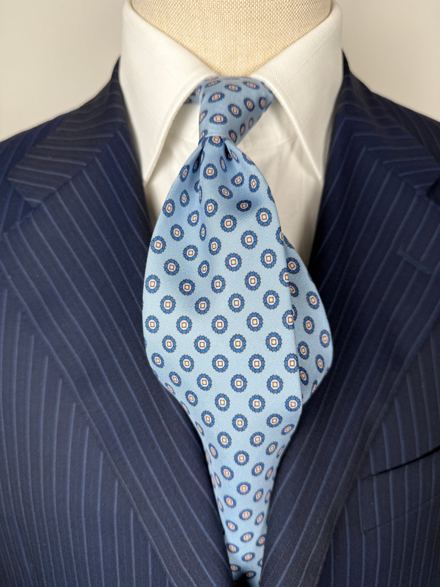 Cravatta Etro azzurra medaglioni