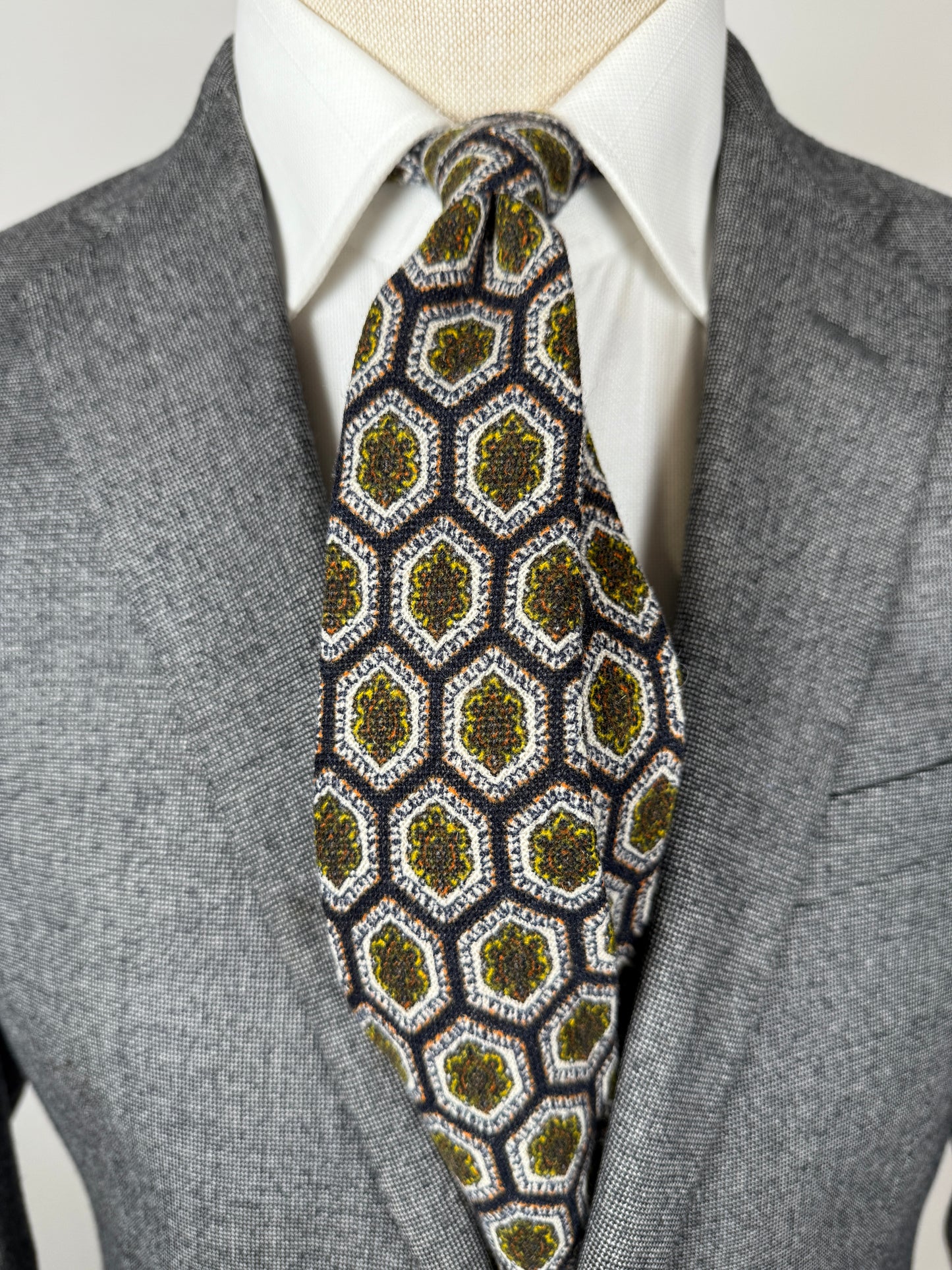 Cravatta vintage in lana fantasia esagoni