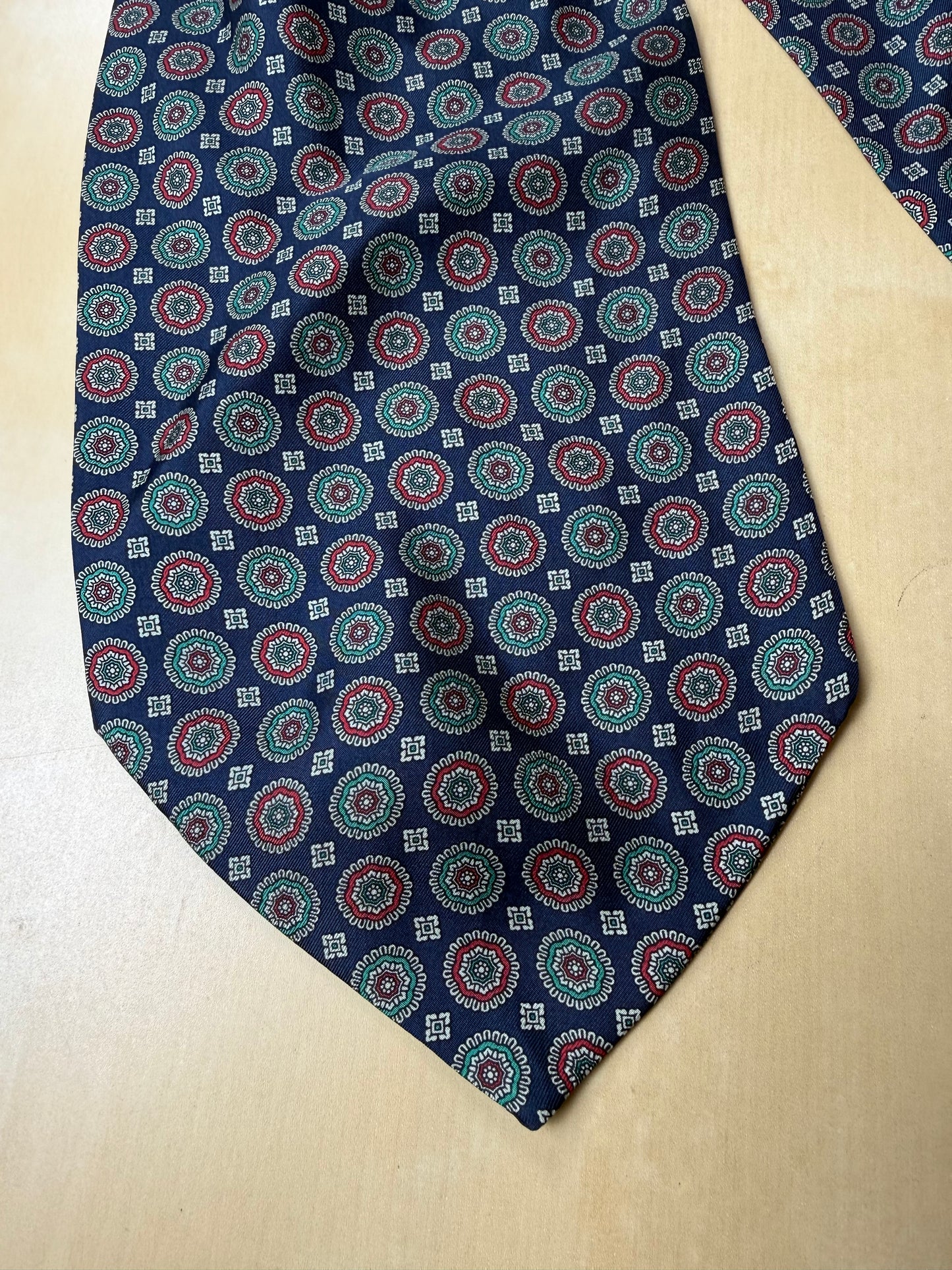 Ascot blu medaglioni