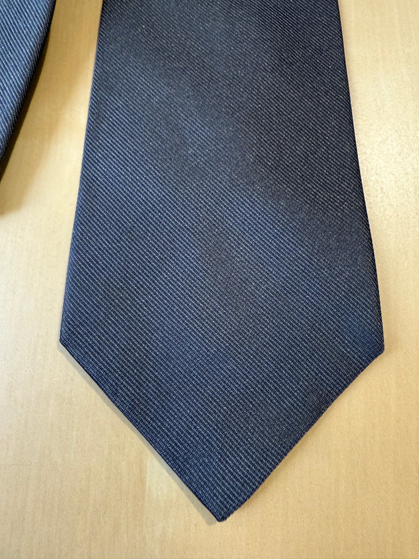 Cravatta Emporio Armani color antracite con logo