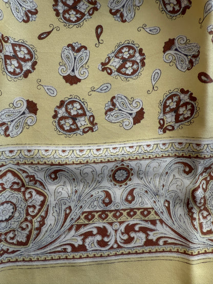 Sciarpa/foulard in seta giallo crema paisley