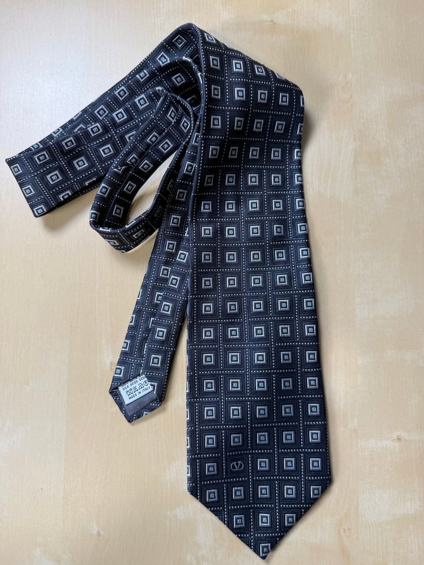 Cravatta Valentino grigia quadrati argento