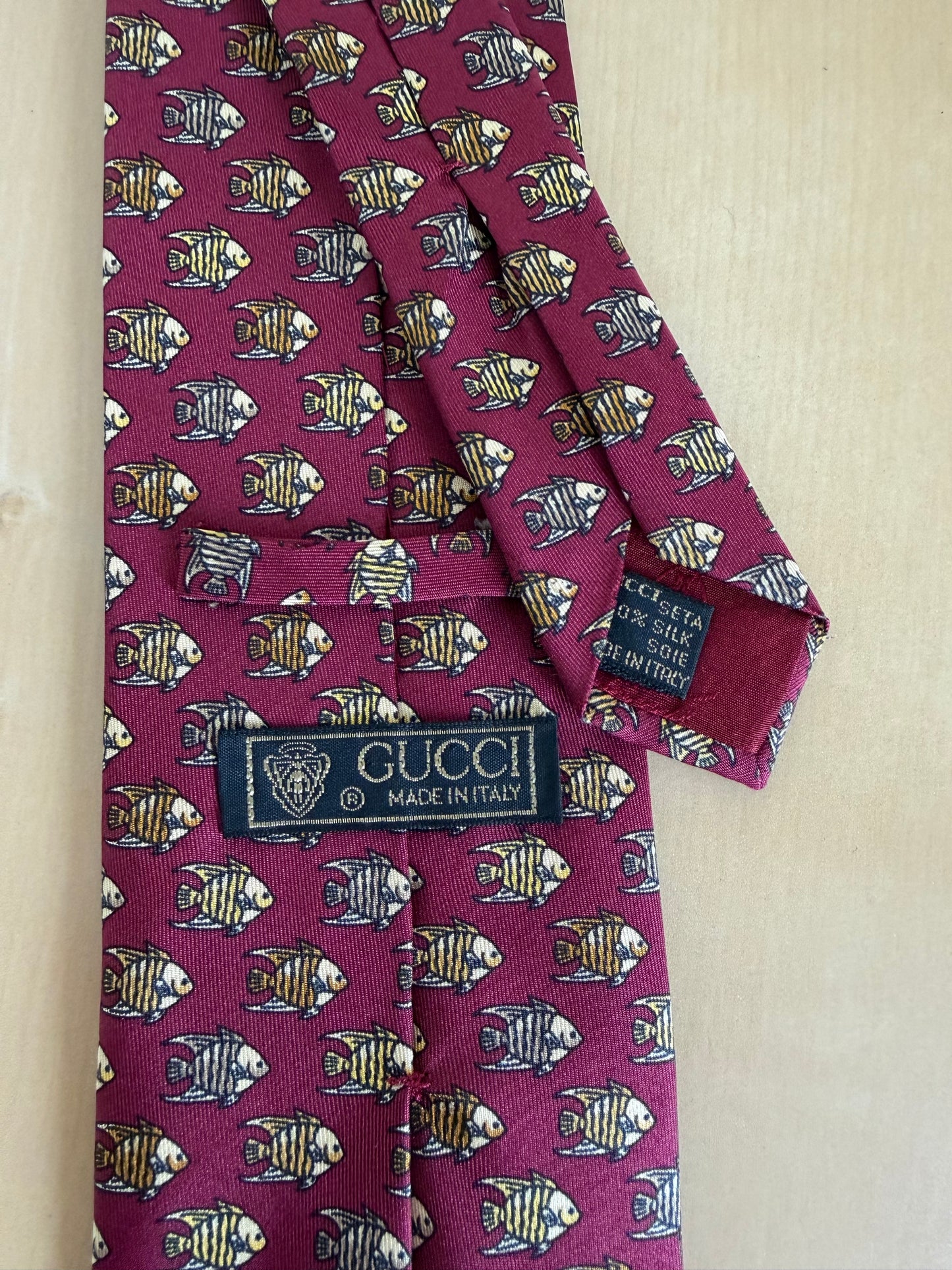 Cravatta Gucci bordeaux con pesci