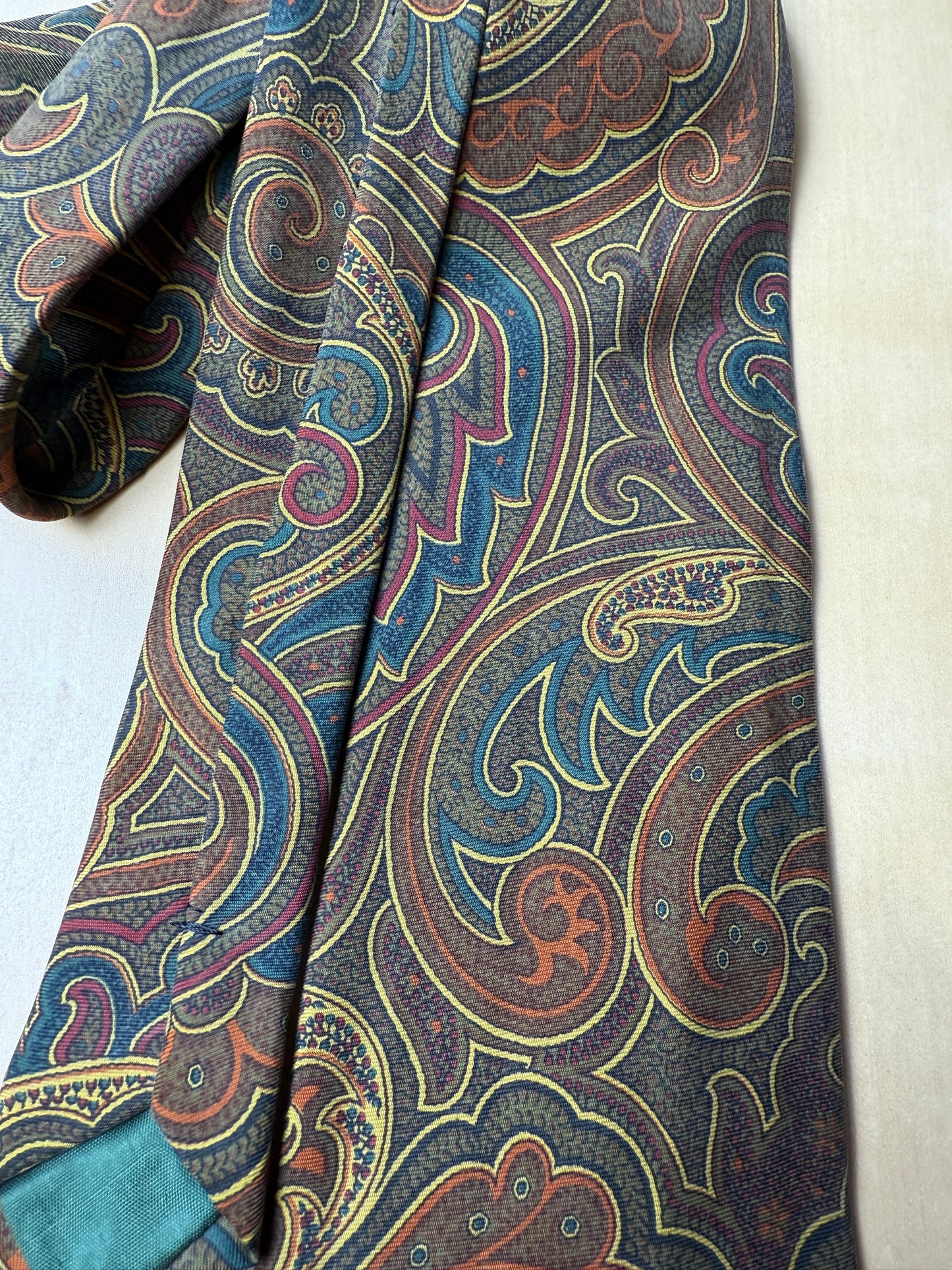 Cravatta paisley cachi e verde