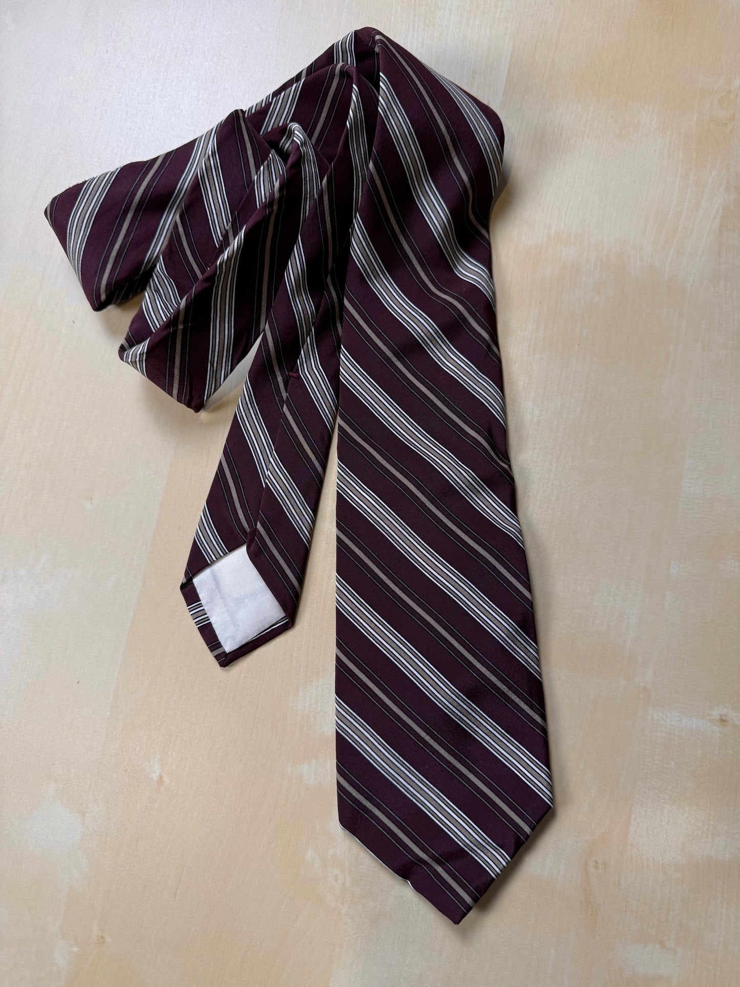 Cravatta Yves Saint Laurent vintage crêpe a righe