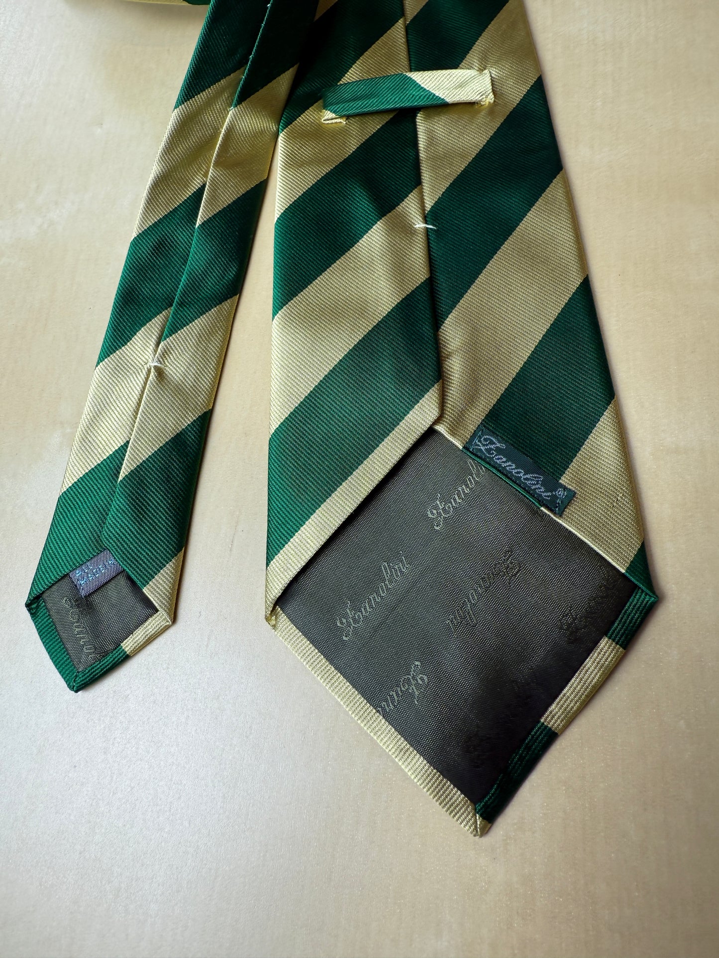 Cravatta regimental verde e oro