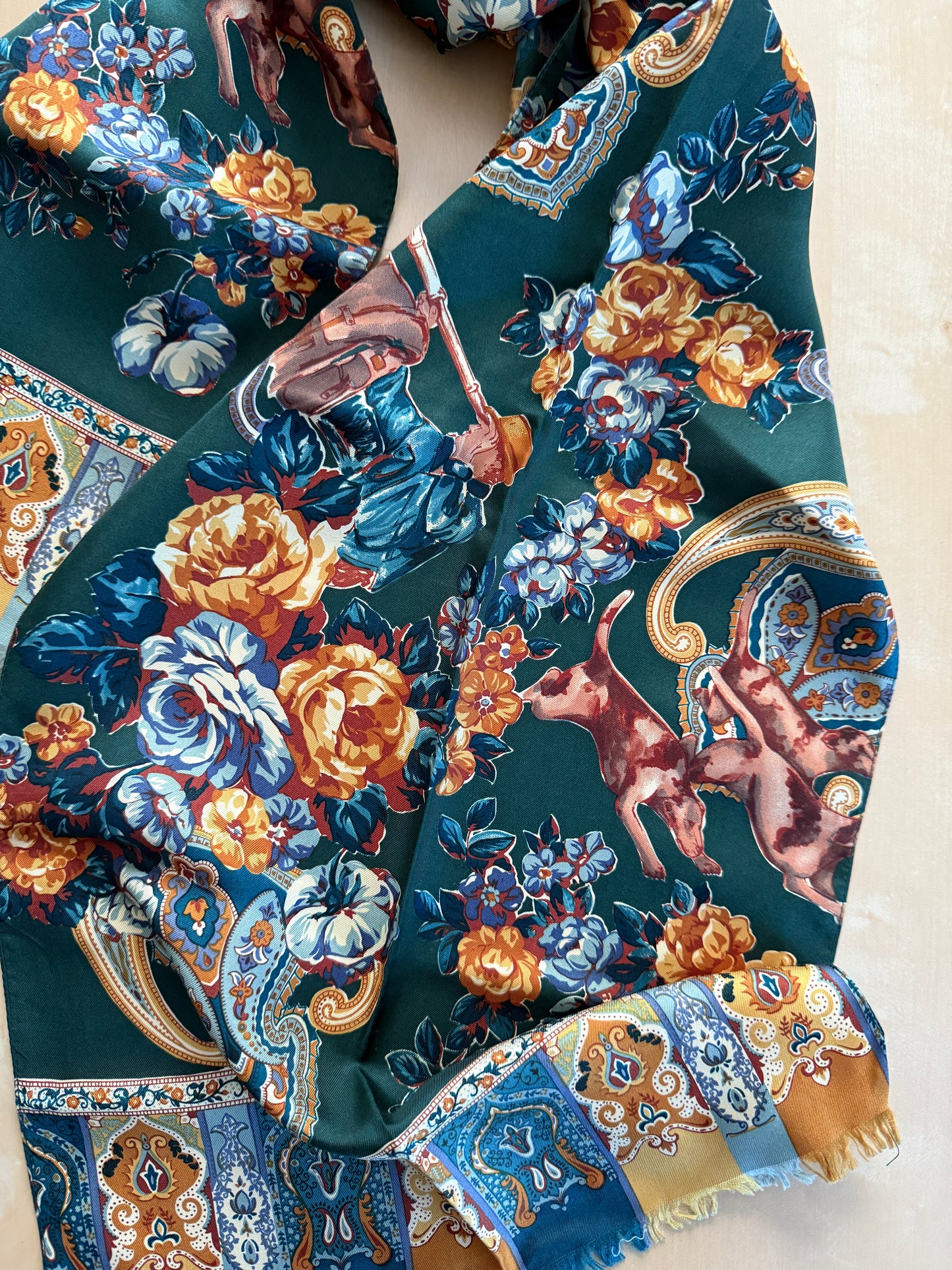 Sciarpa in seta Prochownick fantasia floreale e caccia