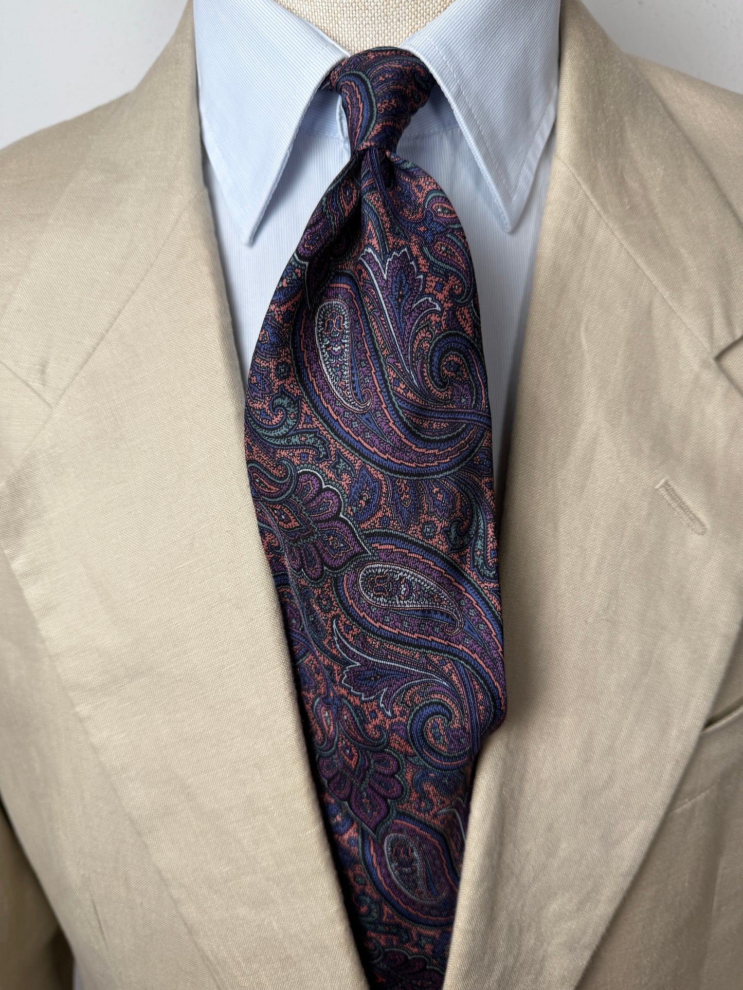 Cravatta paisley viola e lilla