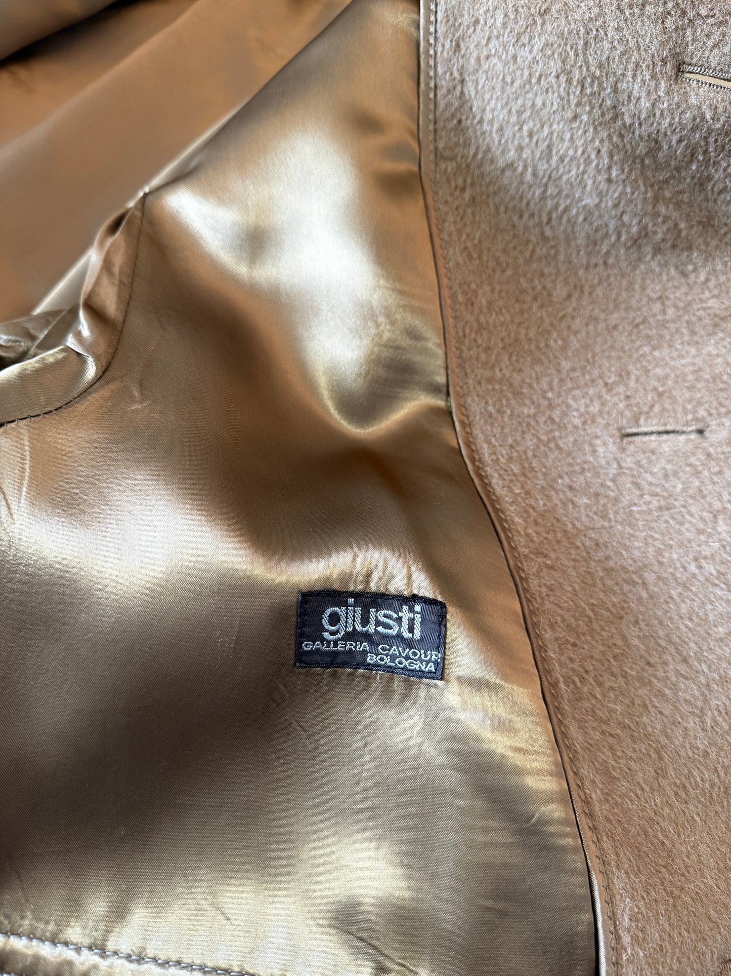 Cappotto raglan anni ‘70/‘80 in lana e lama color cammello - tg. 46-50