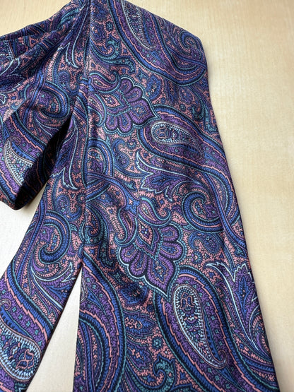 Cravatta paisley viola e lilla