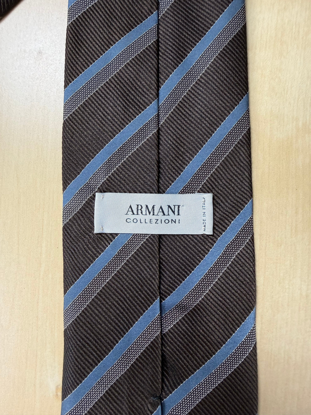 Cravatta Armani regimental marrone e blu