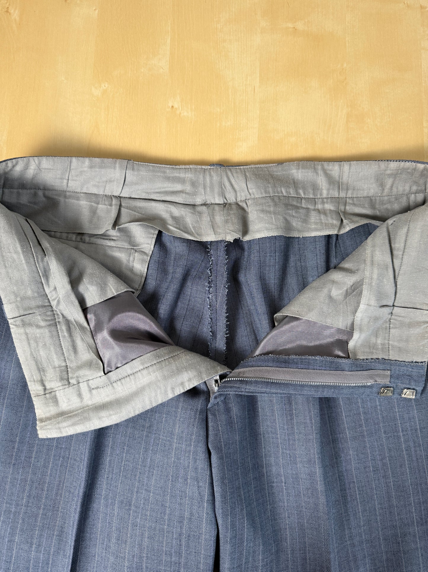 Completo sartoriale anni ‘60/'70 in grisaglia color carta da zucchero gessato - tg. 50/52