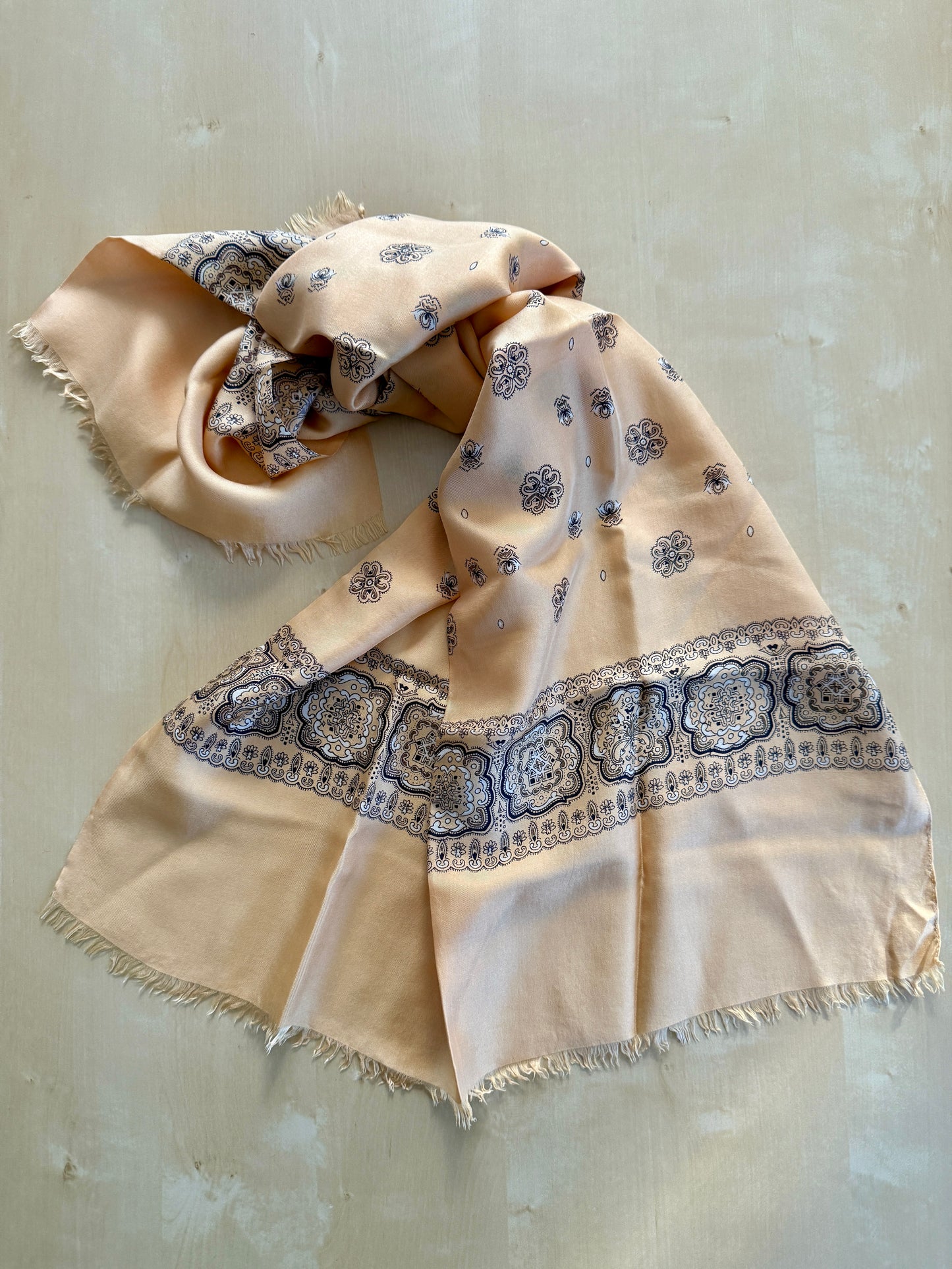 Sciarpa foulard in seta giallo crema micro fantasia