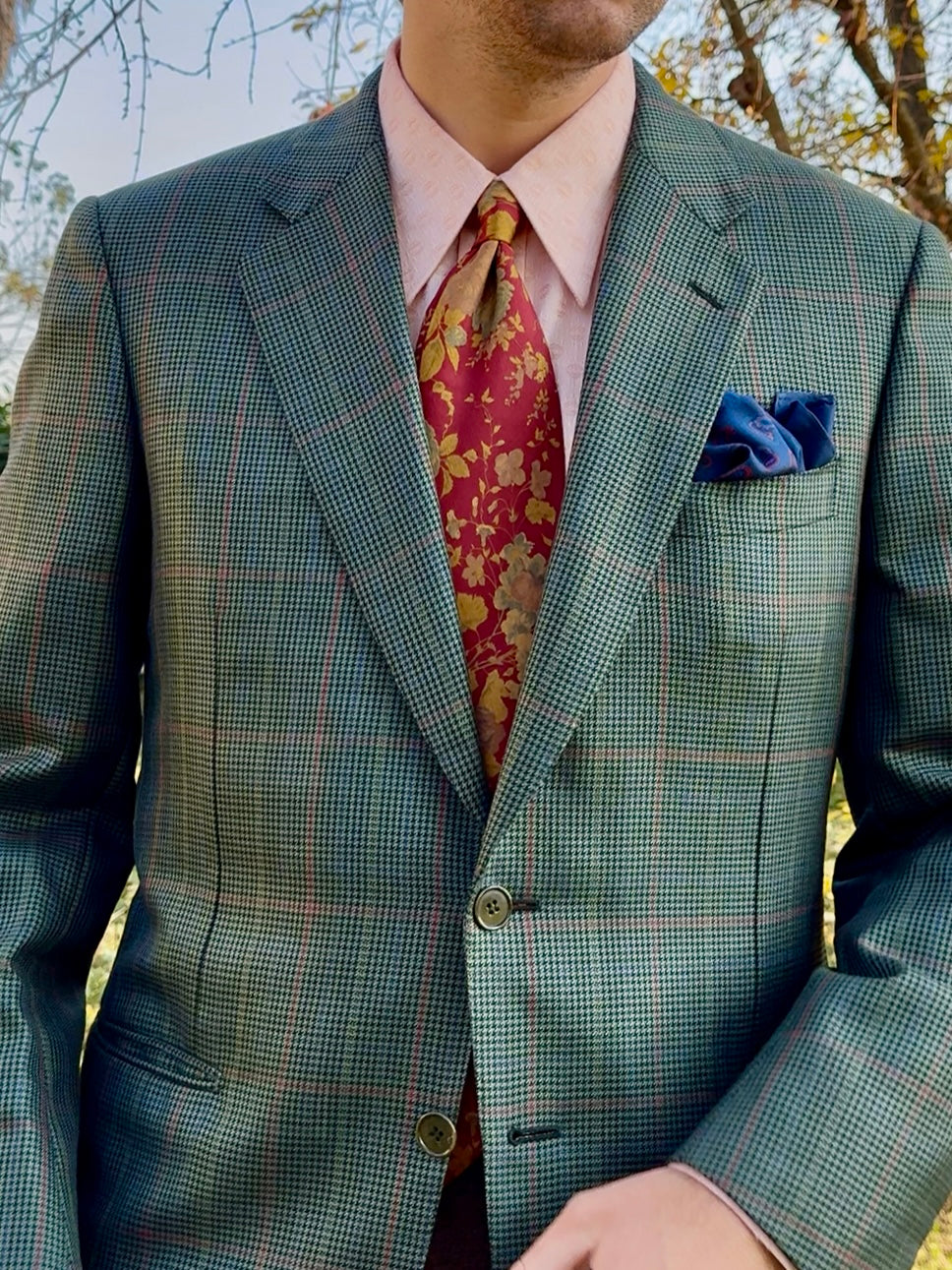 Cravatta floreale toni autunnali