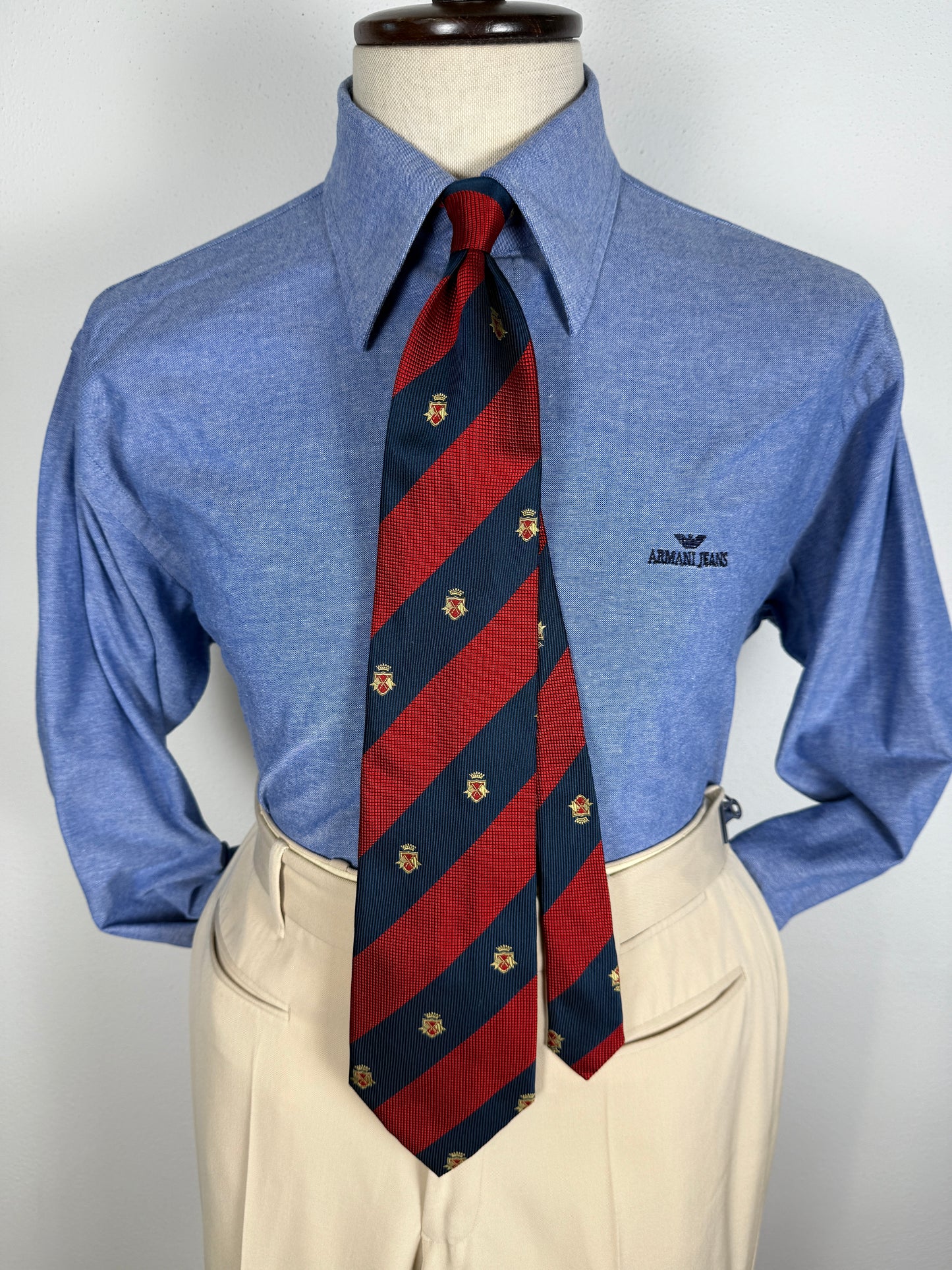 Cravatta Cacharel regimental con stemmi