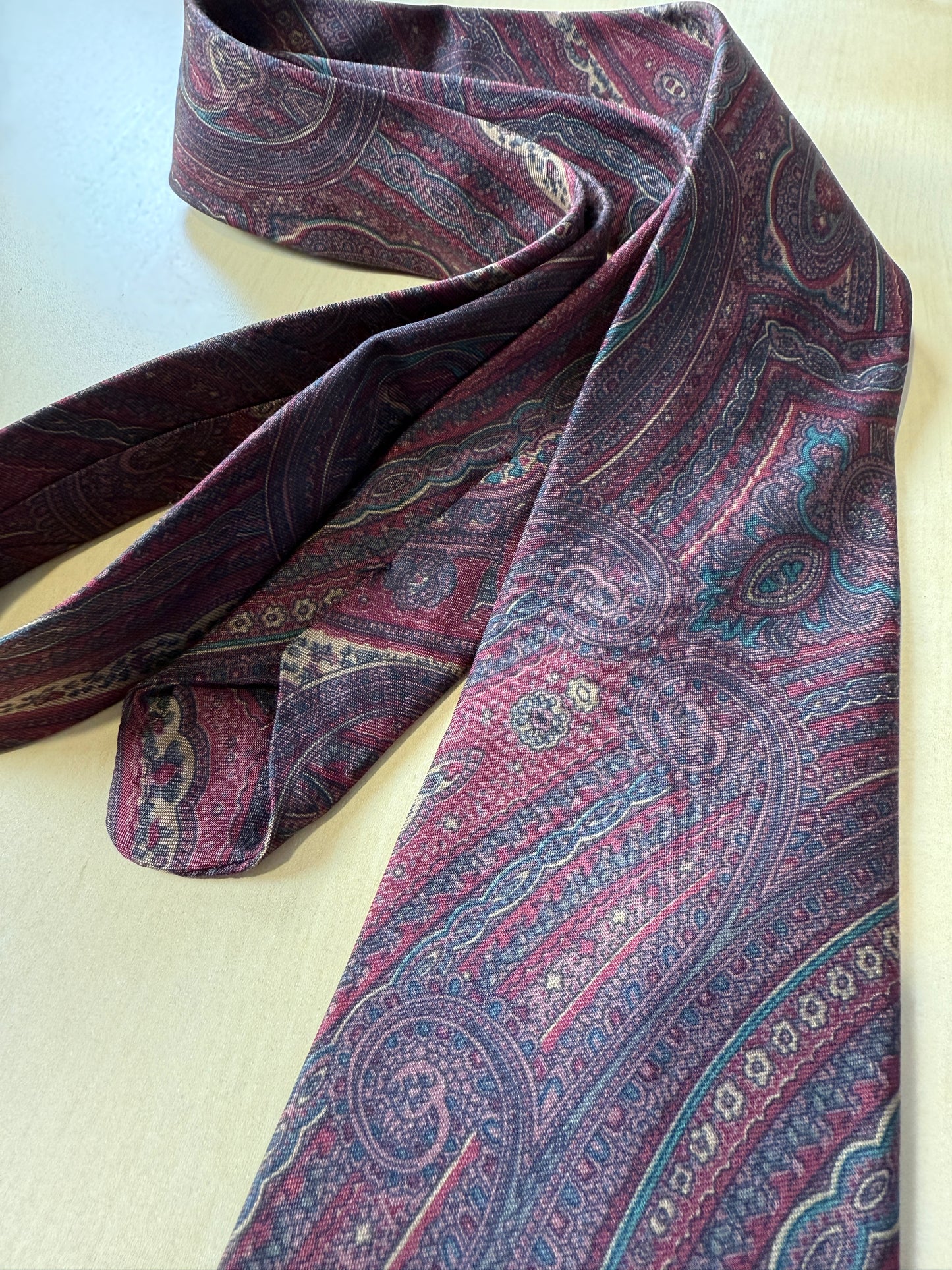 Cravatta vintage paisley bordeaux