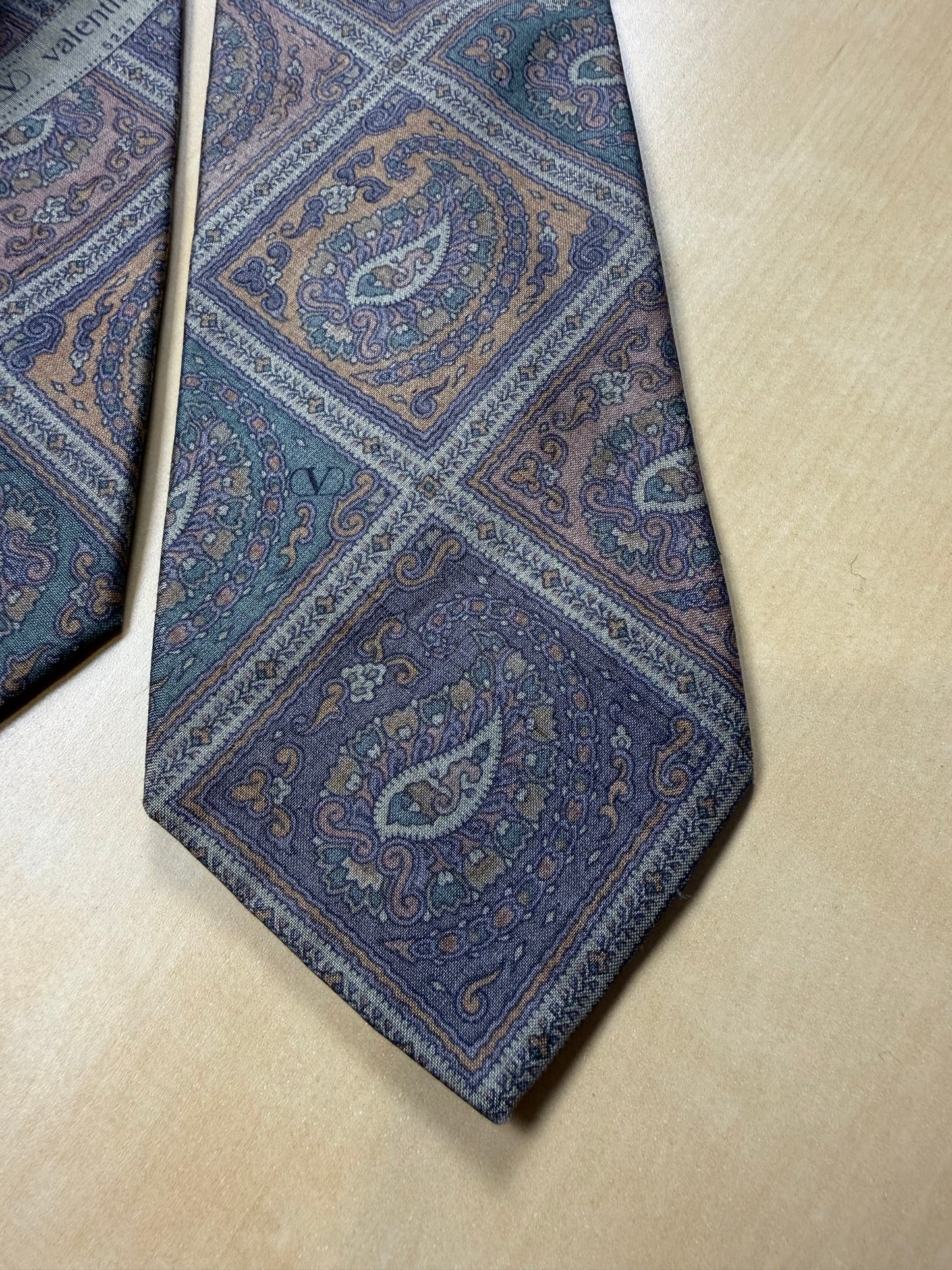 Cravatta Valentino shantung paisley geometrico lilla