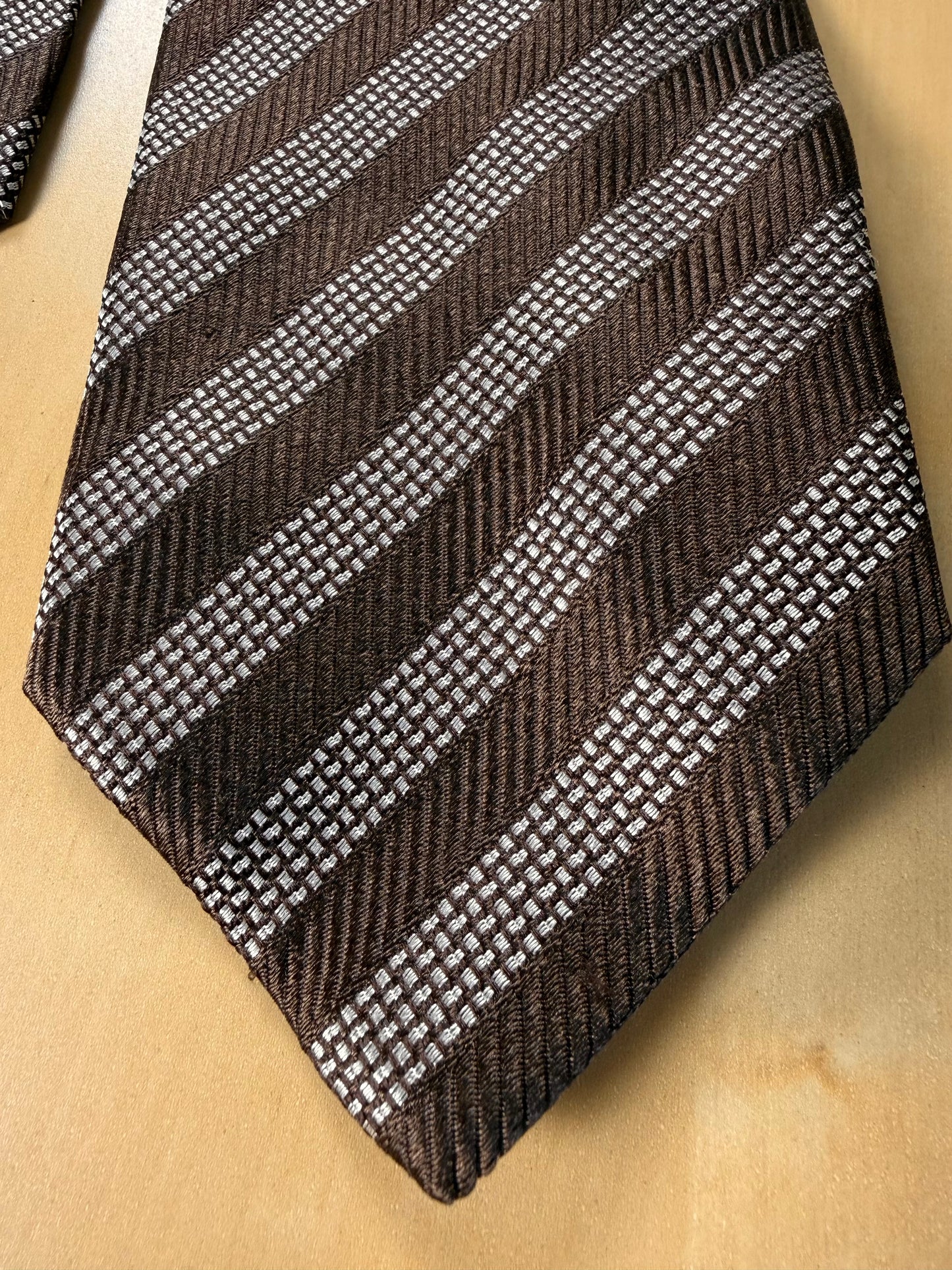 Cravatta Giorgio Armani regimental marrone e argento