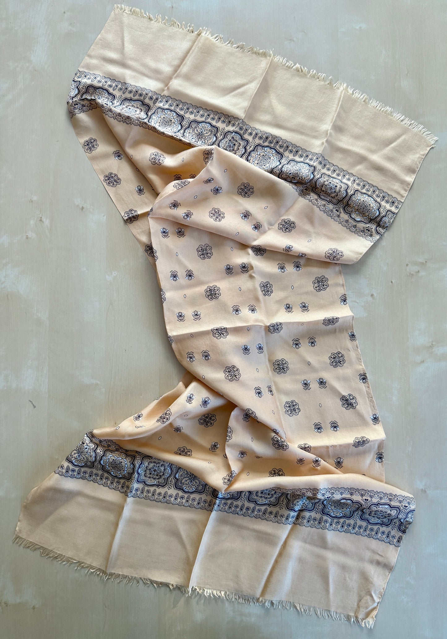 Sciarpa foulard in seta giallo crema micro fantasia