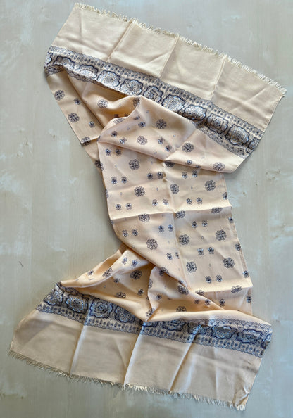 Sciarpa foulard in seta giallo crema micro fantasia