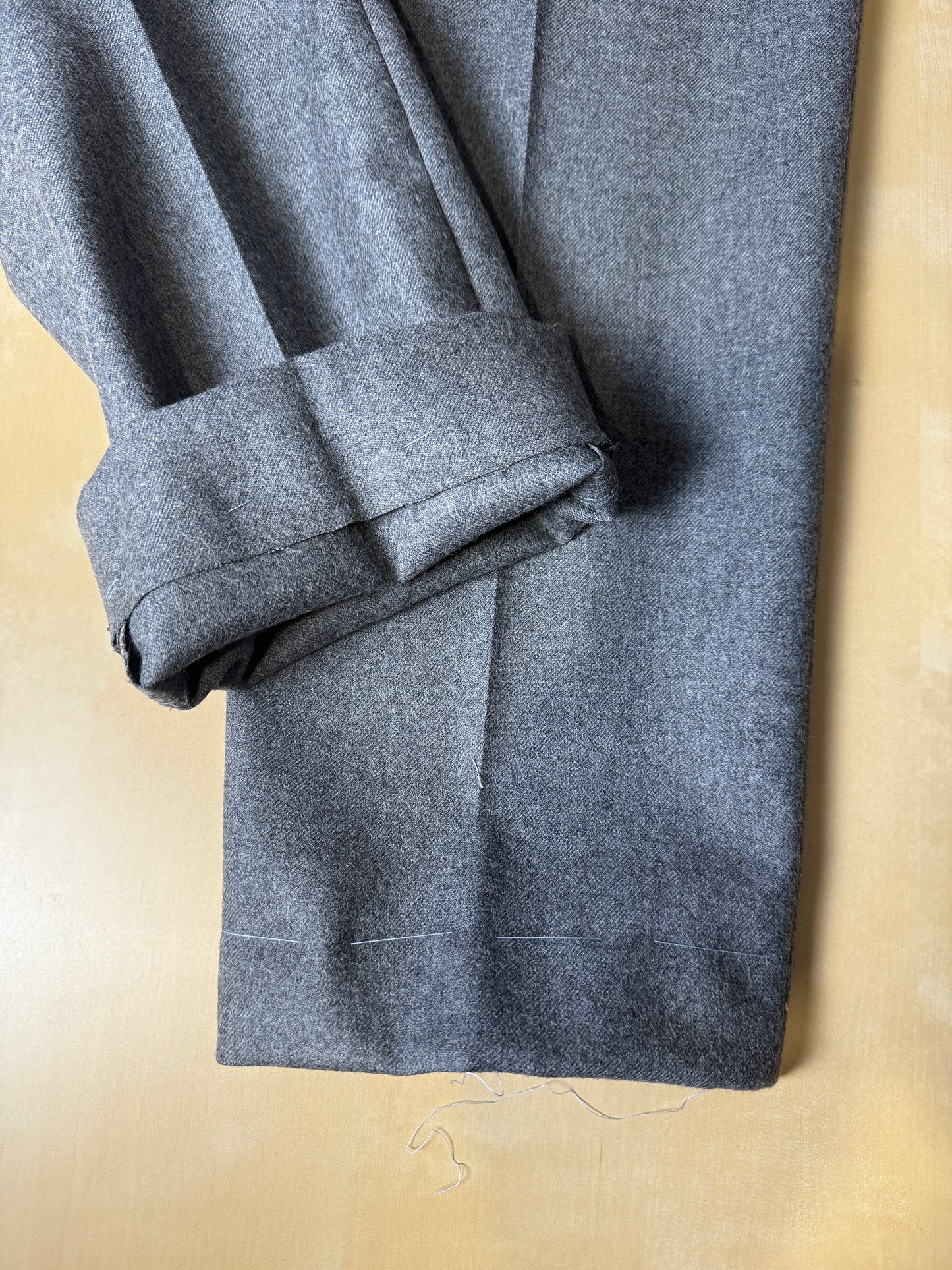 Pantaloni anni ‘90 flanella grigia con tasche alla carrettiera (NOS) - tg. 48